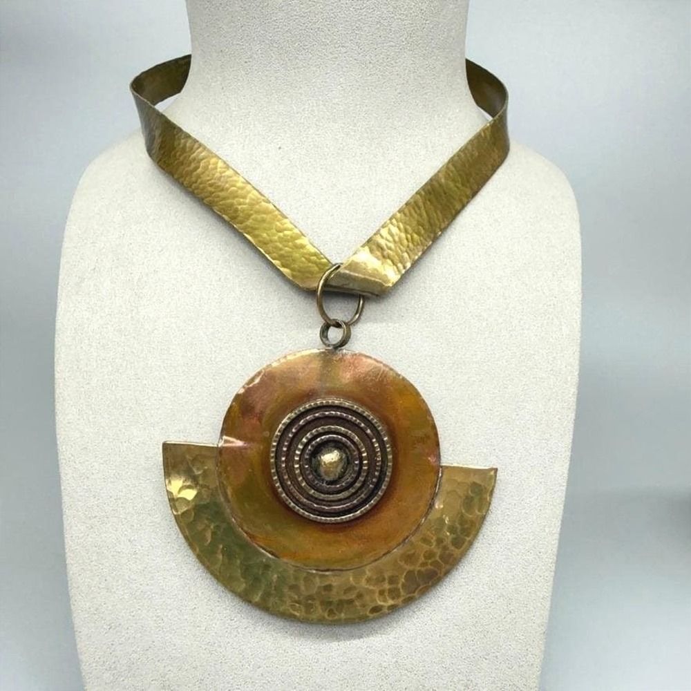 VTG Hammered Medallion Choker Necklace c. 1980s Brass Copper Statement 14-16"